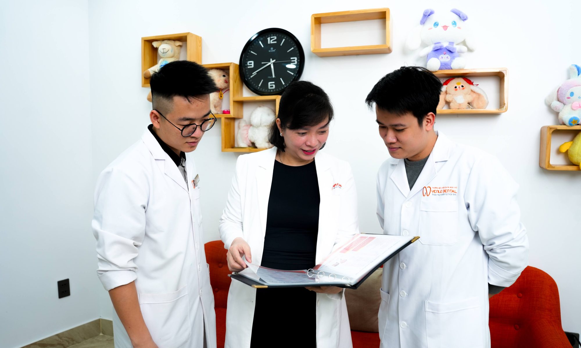 bác sĩ Yến và đồng nghiệp